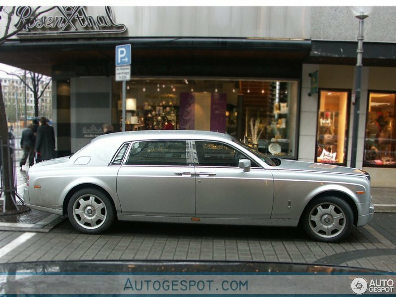 Rolls-Royce Phantom EWB