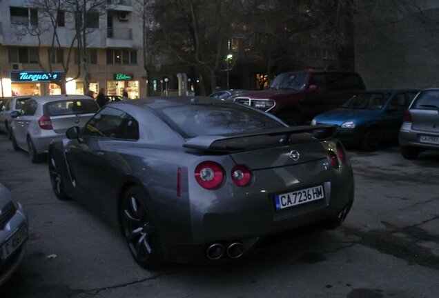 Nissan GT-R