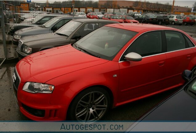 Audi RS4 Sedan