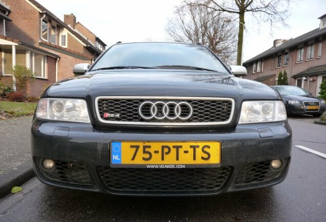 Audi RS4 Avant B5