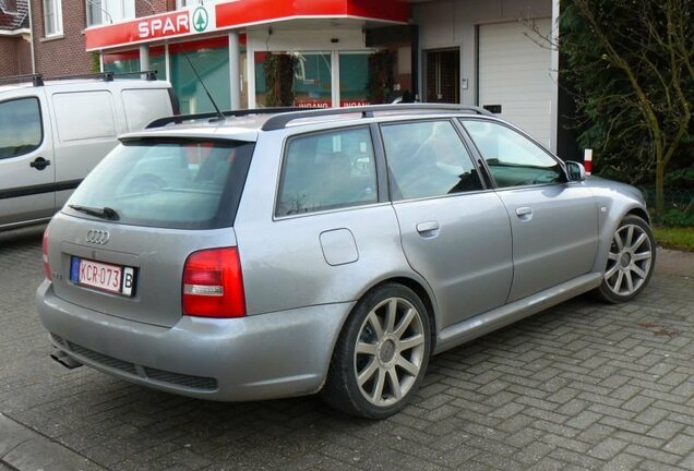 Audi RS4 Avant B5