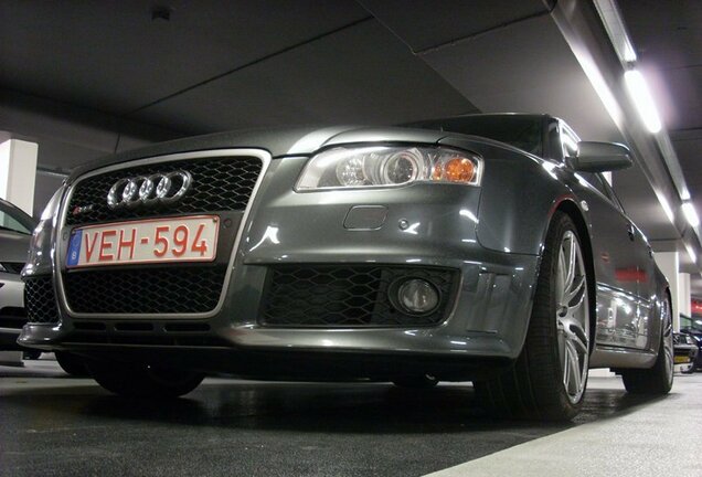 Audi RS4 Sedan