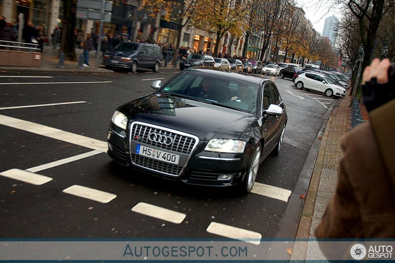 Audi S8 D3