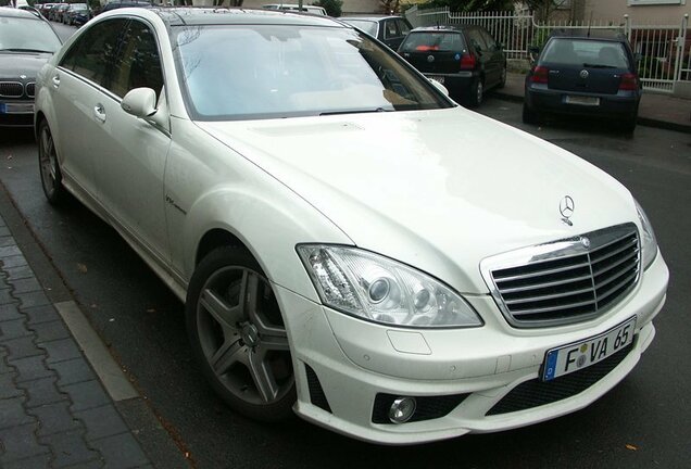 Mercedes-Benz S 65 AMG V221