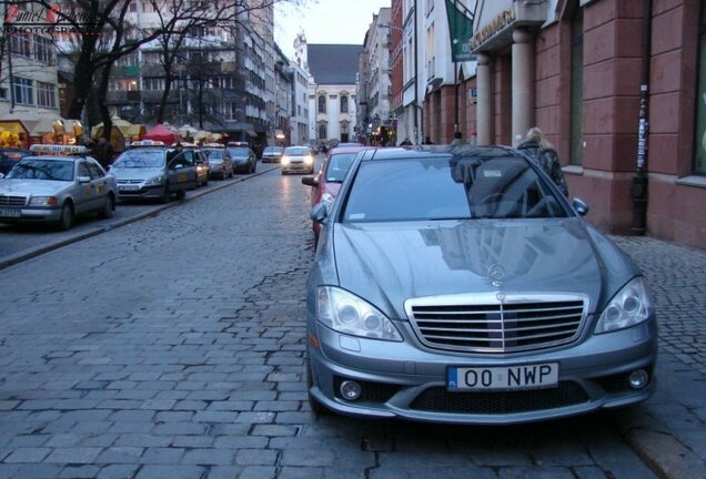 Mercedes-Benz S 65 AMG V221