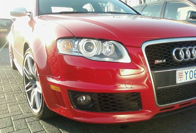 Audi RS4 Sedan