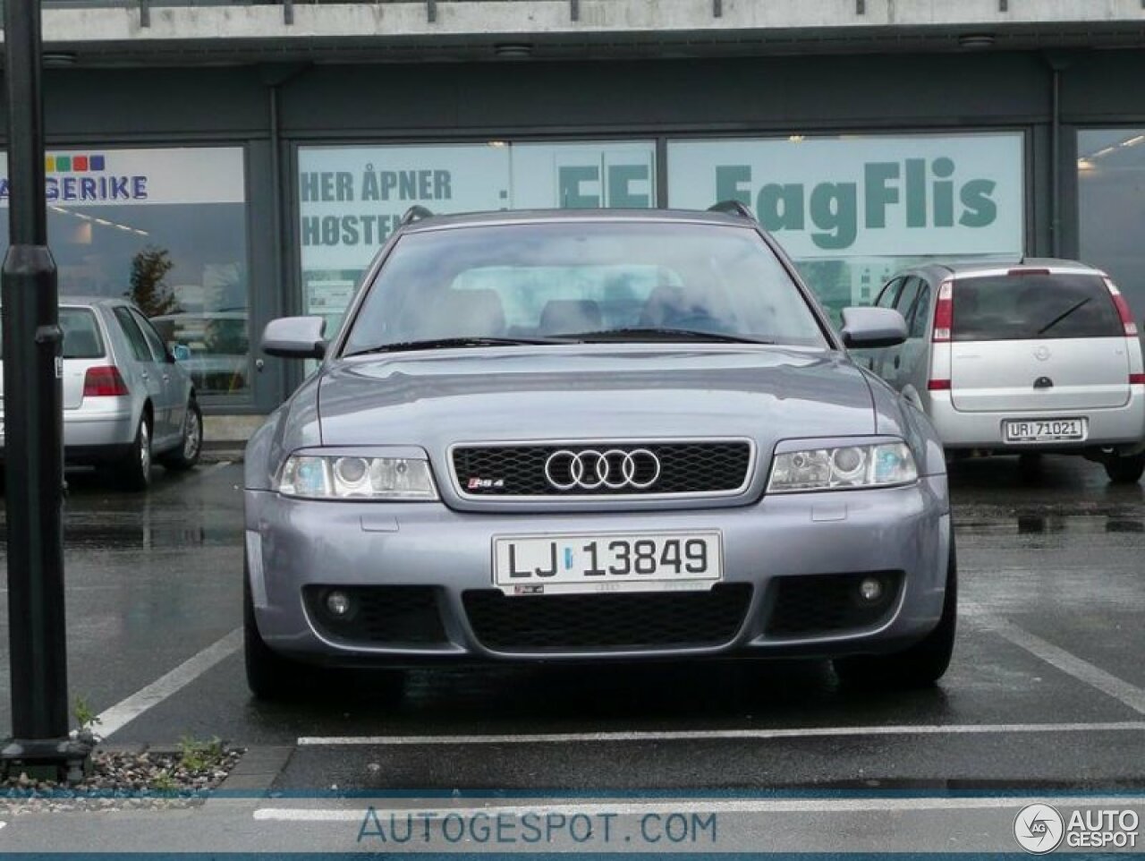 Audi RS4 Avant B5