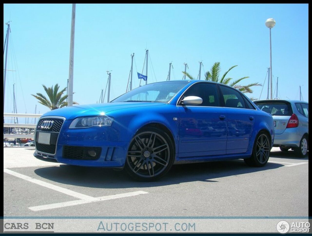 Audi RS4 Sedan