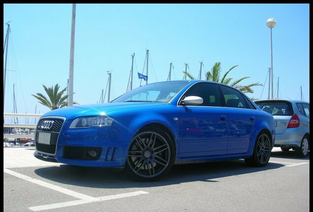 Audi RS4 Sedan