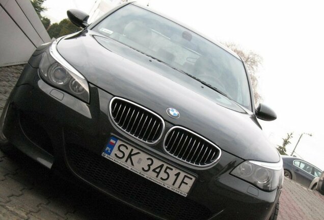 BMW M5 E60 2005