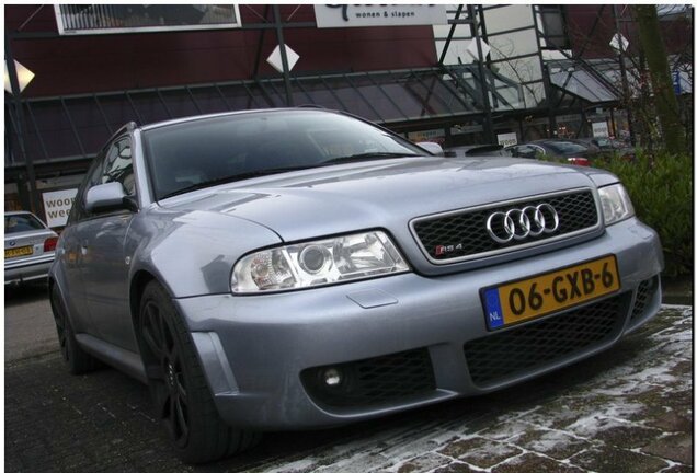 Audi RS4 Avant B5