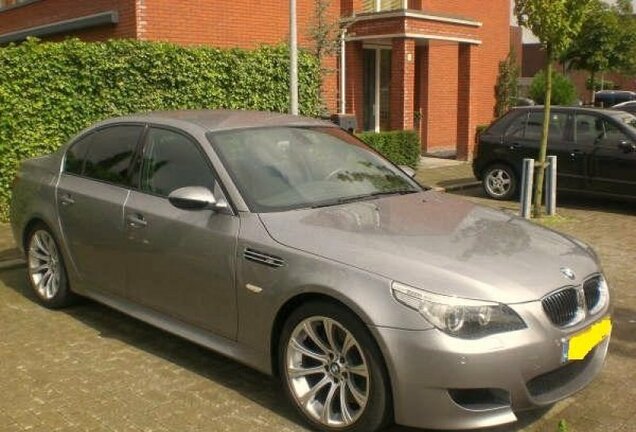 BMW M5 E60 2005