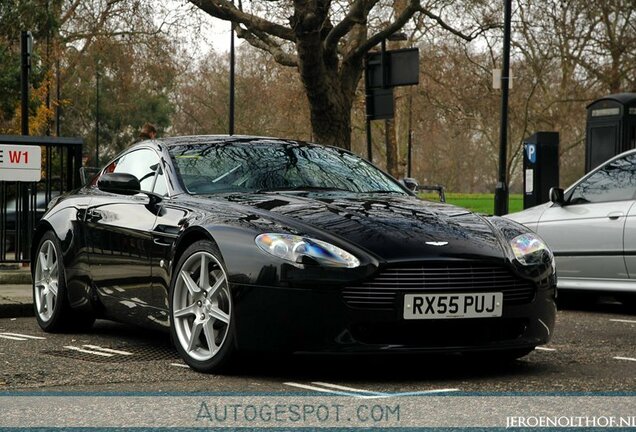 Aston Martin V8 Vantage