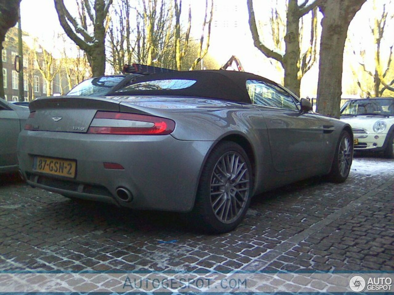 Aston Martin V8 Vantage Roadster