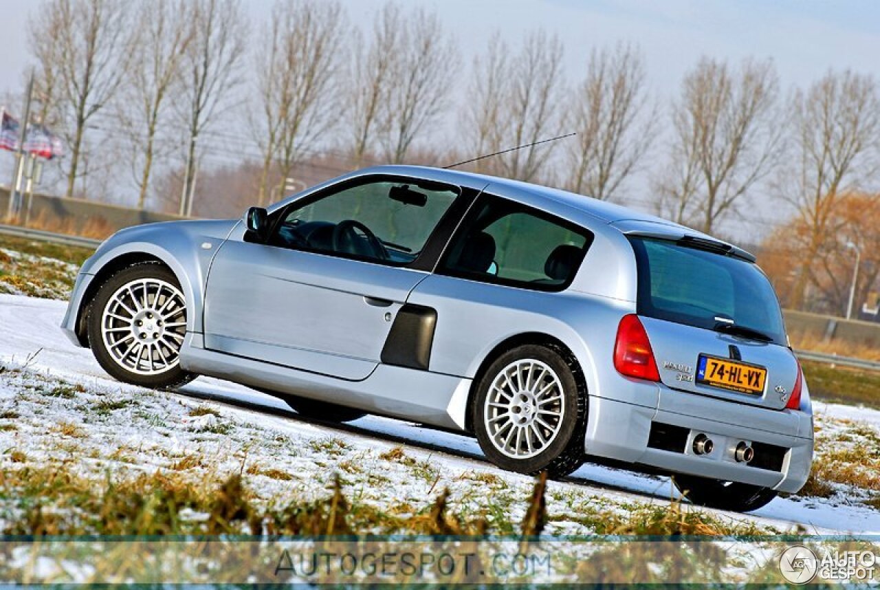 Renault Clio V6