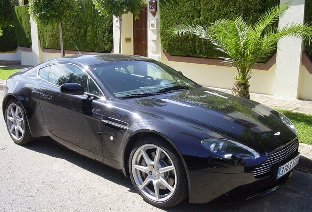 Aston Martin V8 Vantage