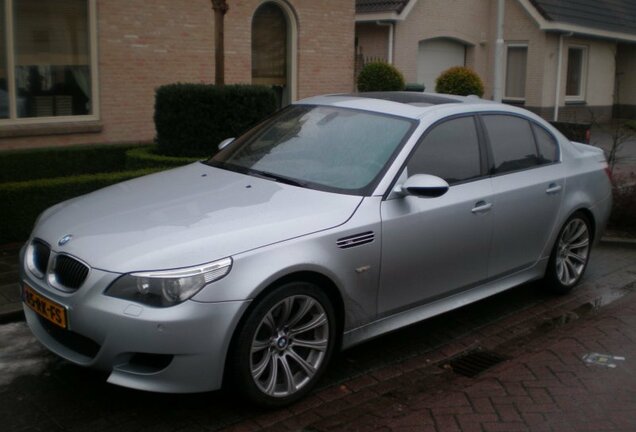 BMW M5 E60 2005