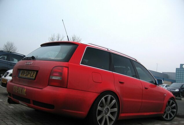 Audi RS4 Avant B5