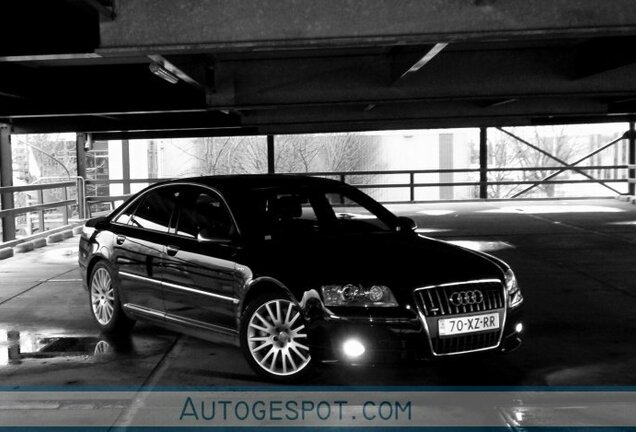 Audi S8 D3