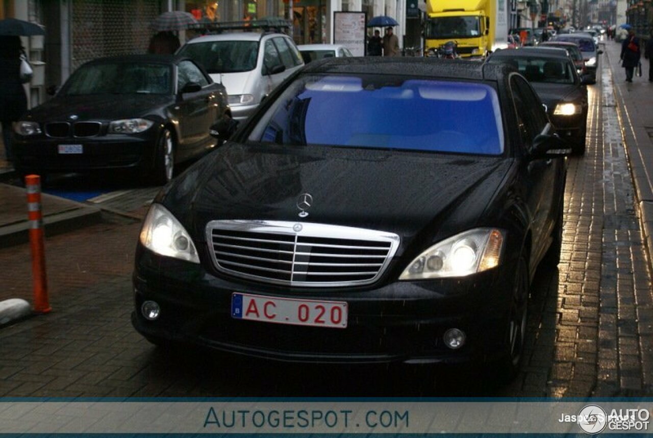 Mercedes-Benz S 65 AMG V221