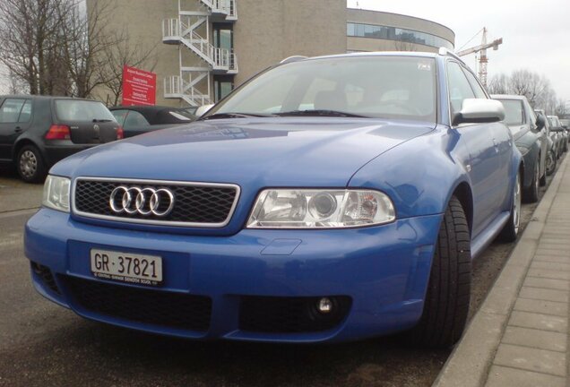 Audi RS4 Avant B5