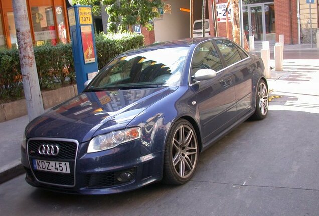 Audi RS4 Sedan