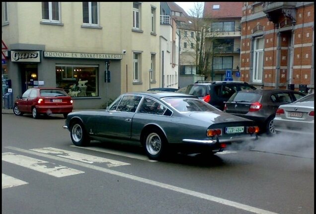 Ferrari 365 GT 2+2