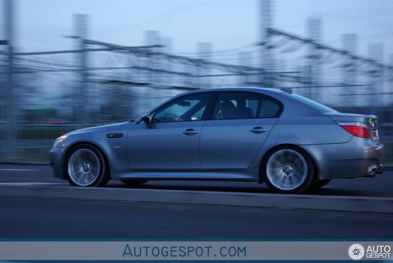 BMW M5 E60 2005