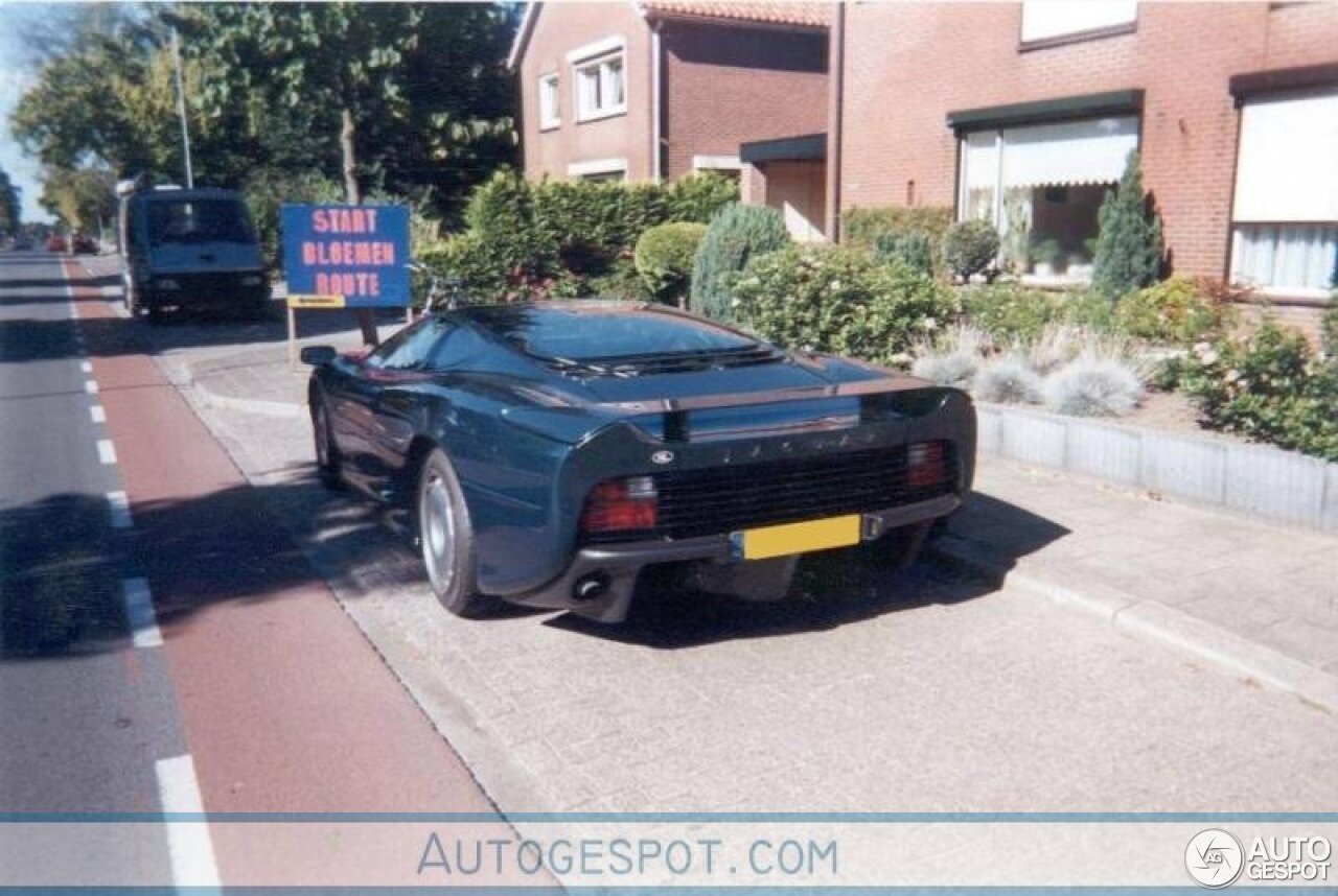 Jaguar XJ220