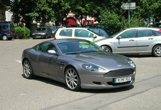 Aston Martin DB9