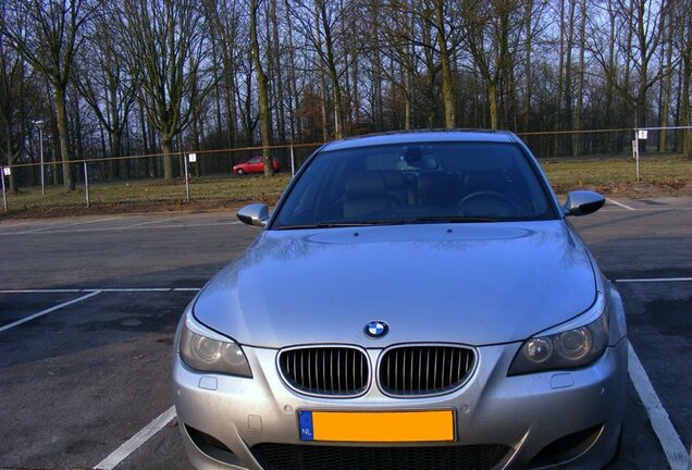 BMW M5 E60 2005