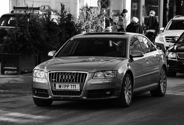 Audi S8 D3