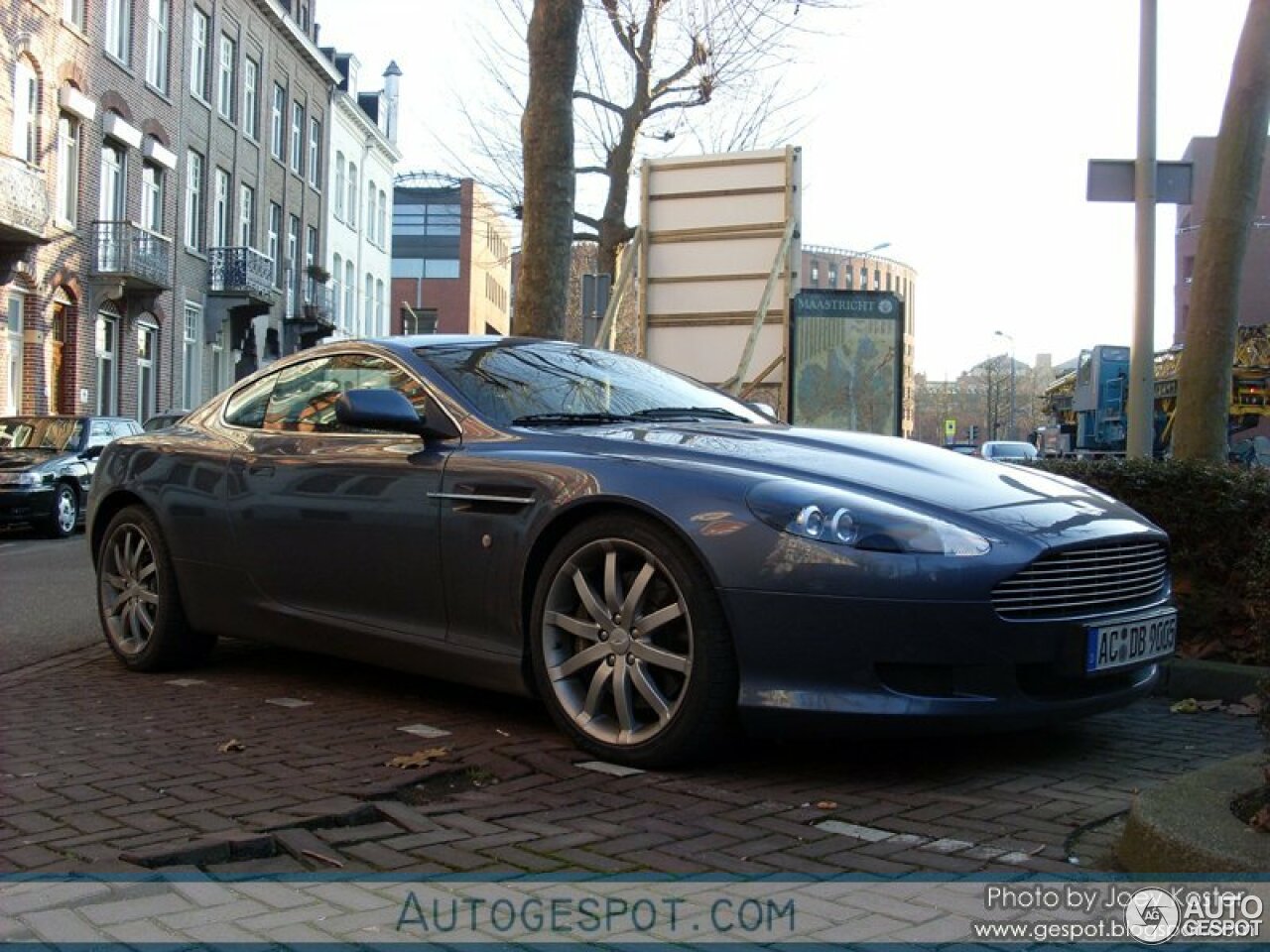 Aston Martin DB9