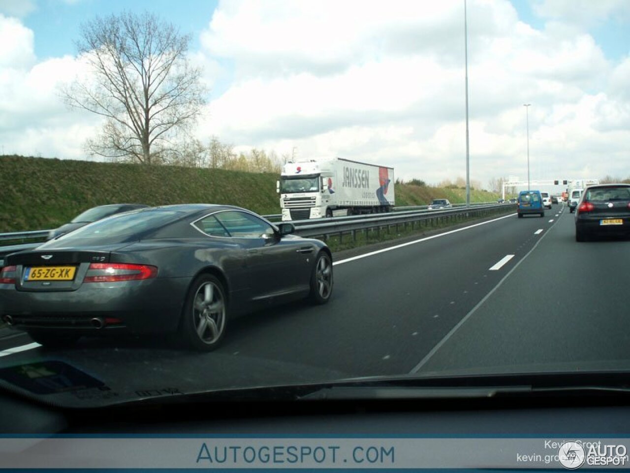 Aston Martin DB9