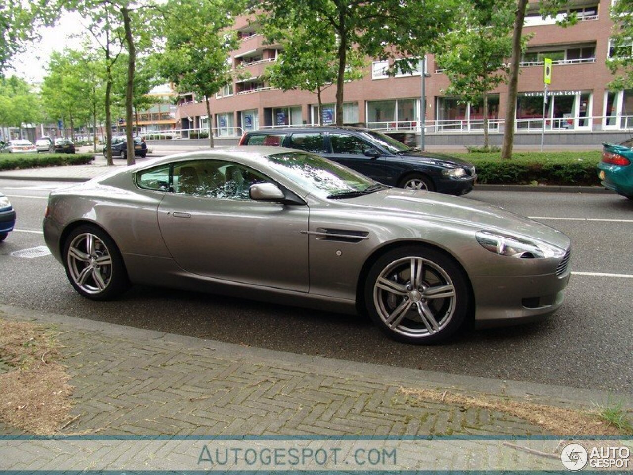 Aston Martin DB9