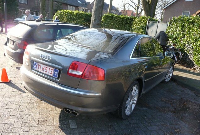 Audi S8 D3