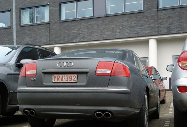 Audi S8 D3