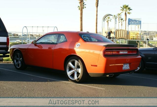 Dodge Challenger SRT-8