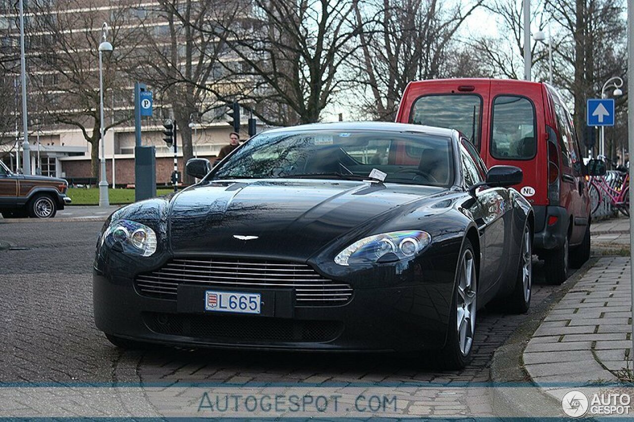 Aston Martin V8 Vantage