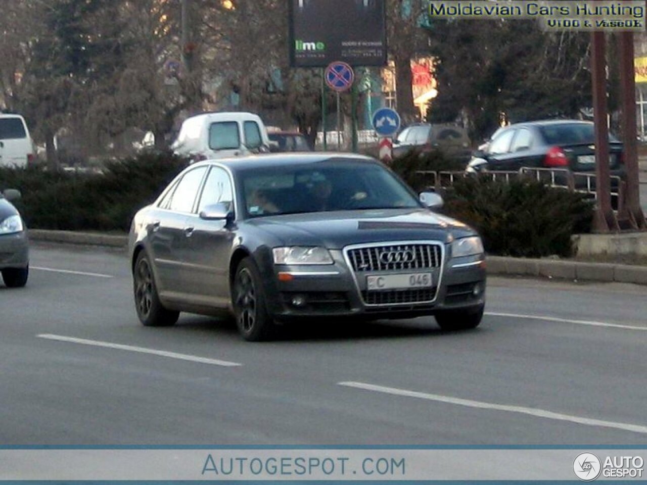 Audi S8 D3