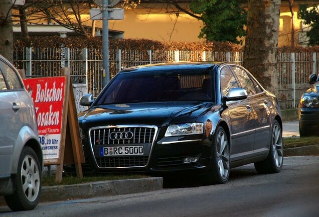 Audi S8 D3