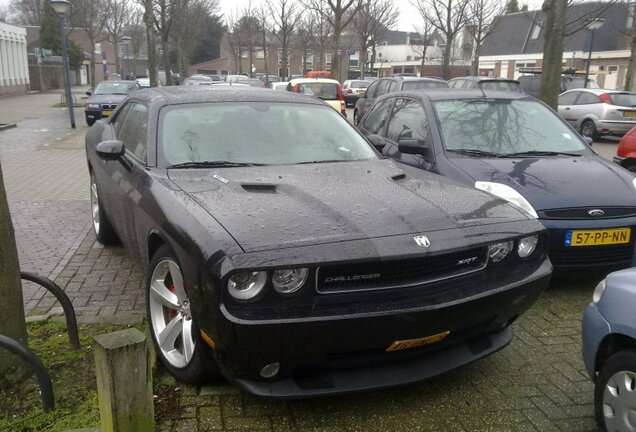 Dodge Challenger SRT-8