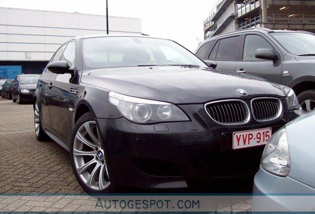 BMW M5 E60 2005