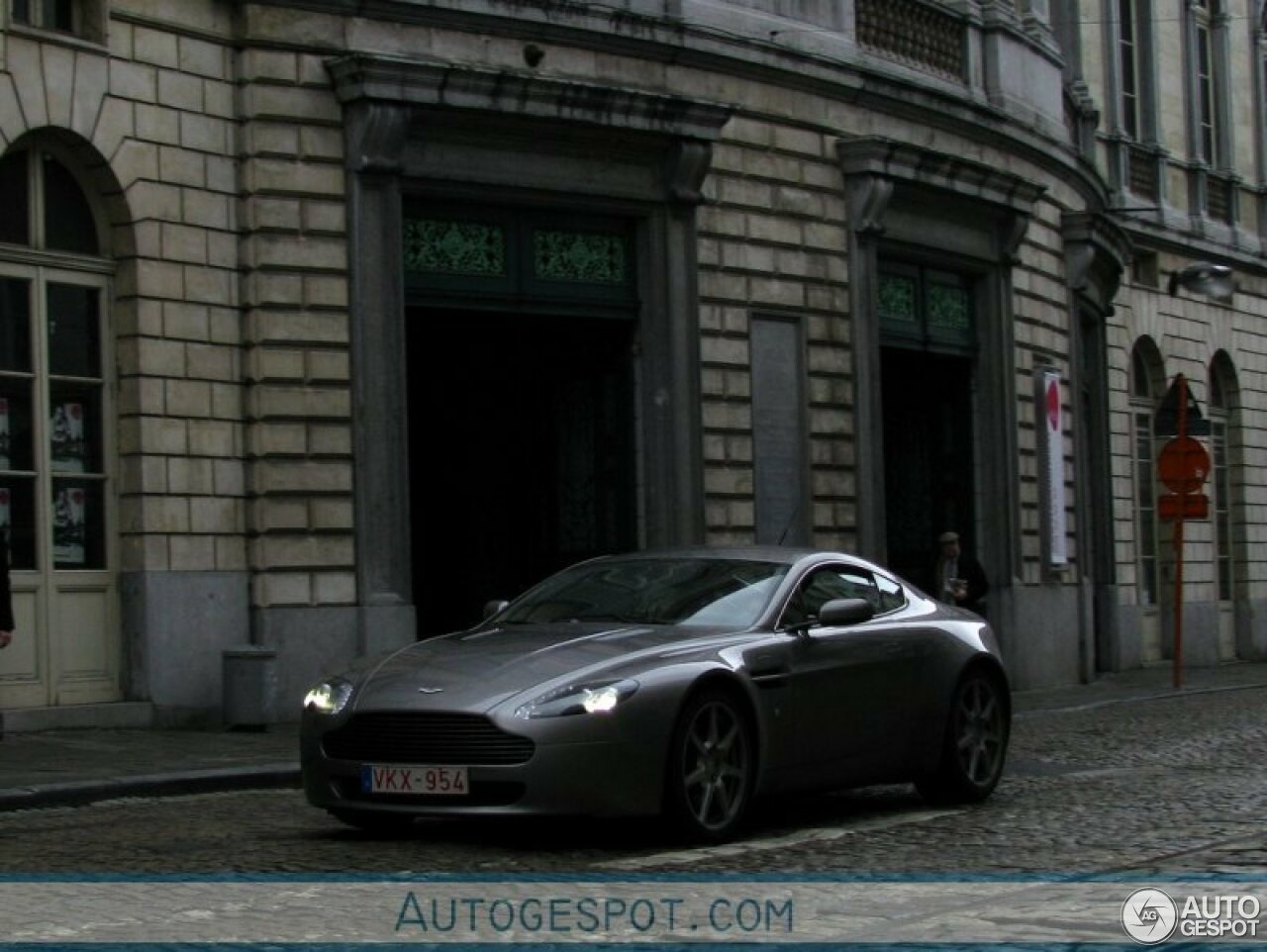 Aston Martin V8 Vantage