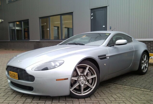 Aston Martin V8 Vantage