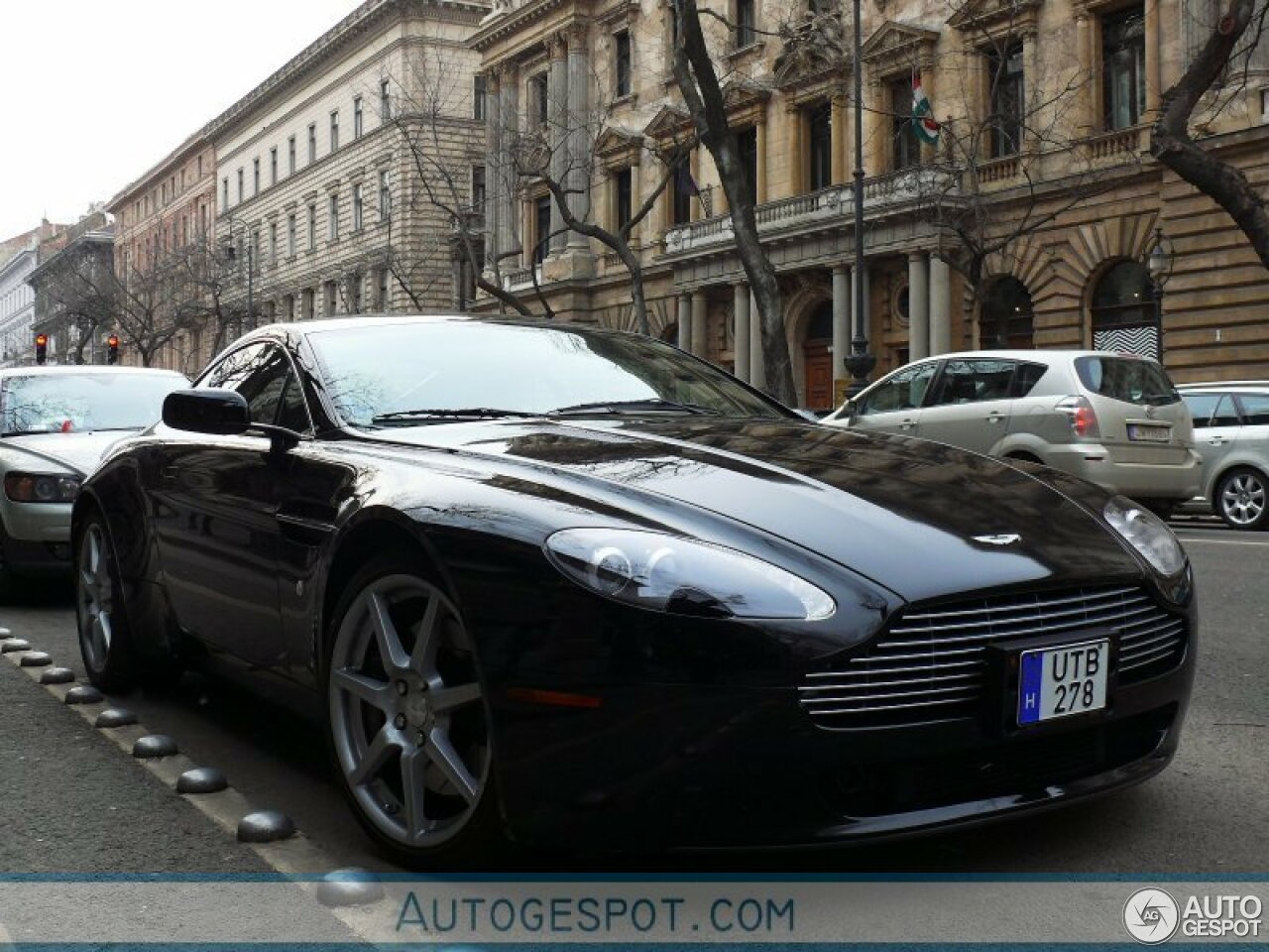 Aston Martin V8 Vantage