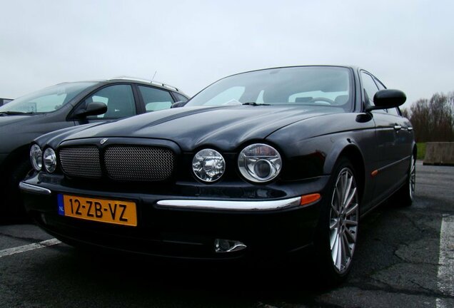 Jaguar XJR