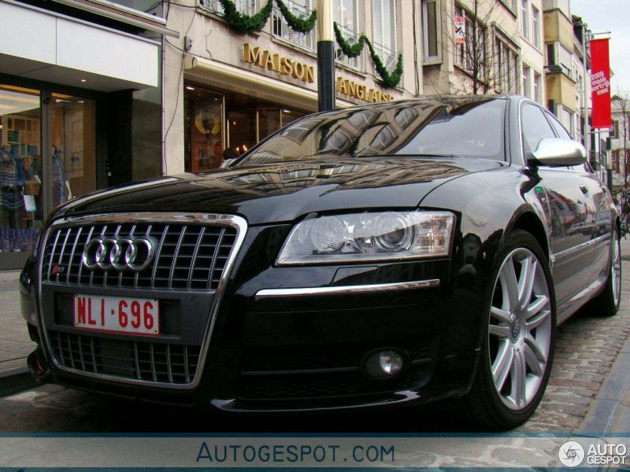 Audi S8 D3