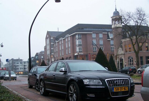 Audi S8 D3