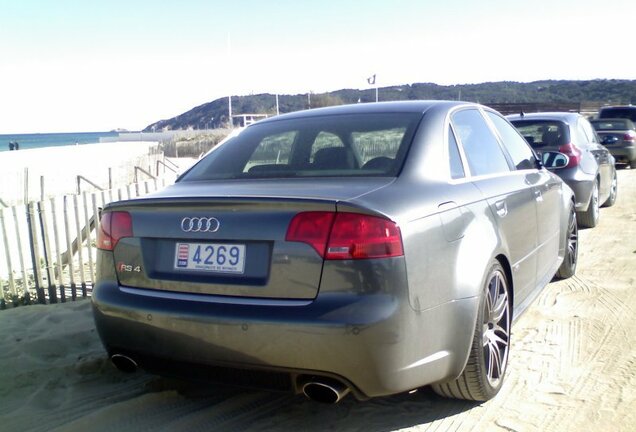 Audi RS4 Sedan